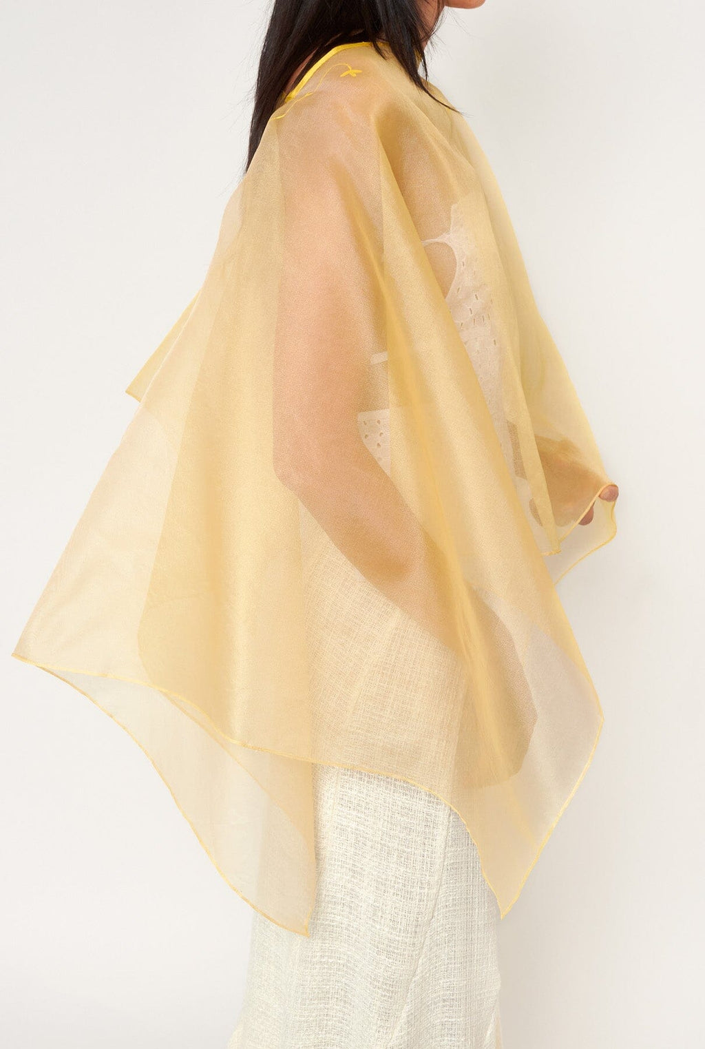 Capa amarilla organza